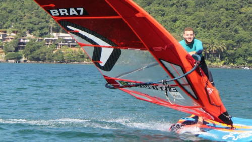 Matheus Isaac está classificado para a Vela na categoria categorias IQFoil nos Jogos de Paris
