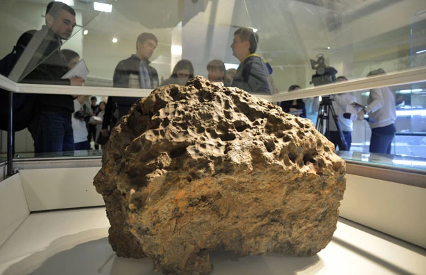 Meteorito de Chelyabinsk, que feriu cerca de 1.500 pessoas e danificou mais de 7.000 casas na Rússia em fevereiro de 2013. / Andrey Tkachenko/Reuters