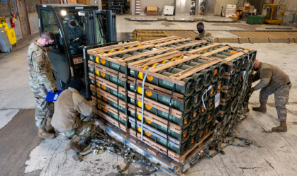 “Poder de fogo” está chegando para a Ucrânia, dizem EUA em reunião da Otan