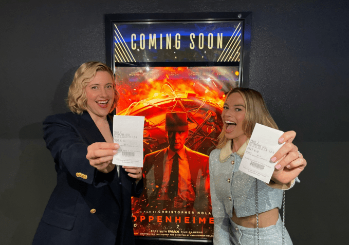 Greta Gerwig e Margot Robbie assistiram "Oppenheimer" / Reprodução/Twitter