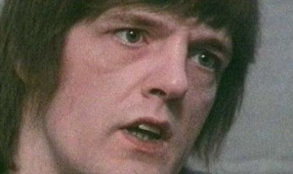 Serial killer que inspirou criação de Hannibal Lecter vive em cela subterrânea de vidro