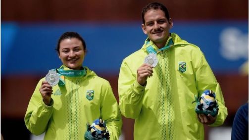 Ana Manchado e Marcus D&#039;Almeida se classificam no Tiro com Arco Equipe Mista