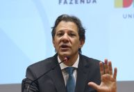 Elevação de nota de crédito do Brasil é resultado da harmonia entre os Poderes, diz Haddad