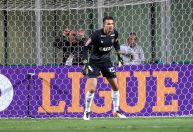 Victor ou Filipe Luís? Um dos dois pode fazer história na Copa do Brasil