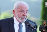 No meu gabinete da Presidência, ninguém entra com telefone celular, diz Lula