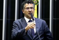 Relator do Desenrola vai propor teto para juros rotativo do cartão de crédito limitado a cheque especial