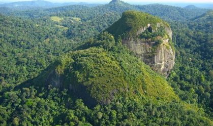 Helicóptero desaparece com 3 ocupantes após decolar de terra indígena na Amazônia