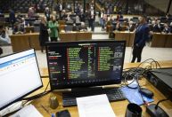 Vereadores de Porto Alegre revogam lei que tornava 8/1 o “Dia do Patriota”