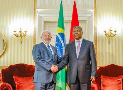 Presidente da República, Luiz Inácio Lula da Silva é recebido em cerimônia oficial pelo presidente angolano João Lourenço