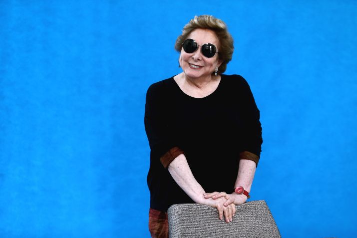 A atriz Aracy Balabanian durante sessão de fotos para o jornal "O Estado de S. Paulo", nos estúdios do Projac, da TV Globo, na zona oeste do Rio de Janeiro. / FÁBIO MOTTA/ESTADÃO CONTEÚDO/AE