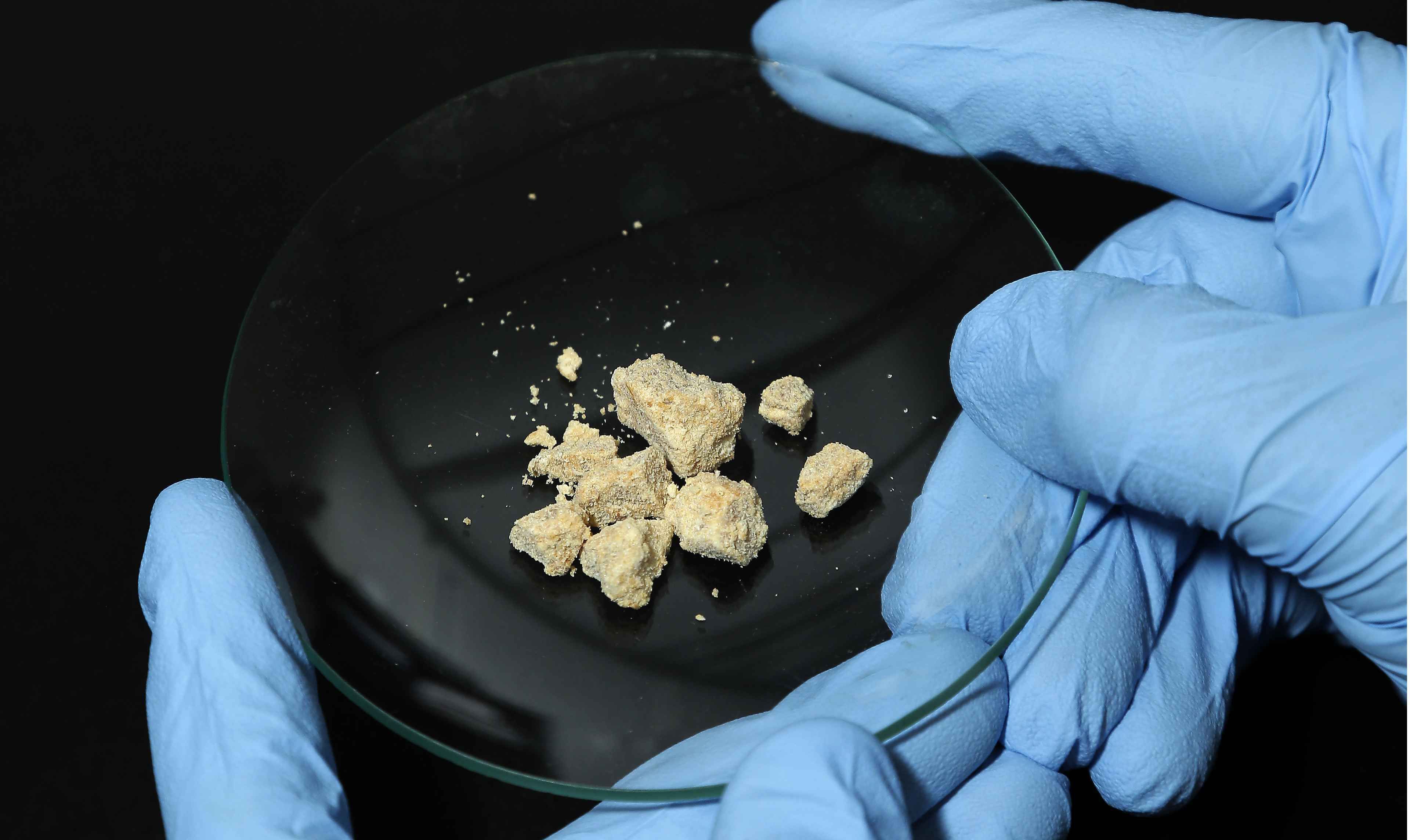 Pasta base de cocaína usada nos testes da vacina anticrack.