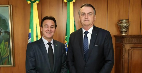 Ex-presidente Jair Bolsonaro (PL) e deputado federal Adilson Barroso (PL-SP), em foto de 2019