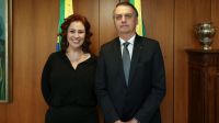 Bolsonaro diz que Carla Zambelli "tirou o mandato" de sua chapa em 2022