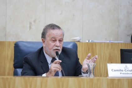 O vereador Camilo Cristófaro (Avante) durante audiência na Câmara de São Paulo