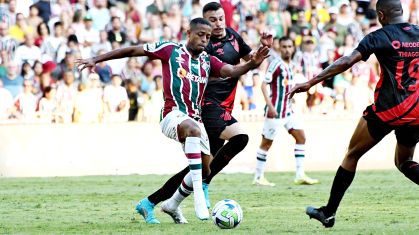 Fluminense e Athletico-PR em partida do primeiro turno do Brasileirão