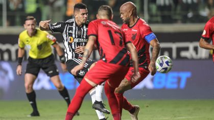 Atlético-PR e Atlético-MG se enfrentam na Ligga Arena pelo Brasileirão