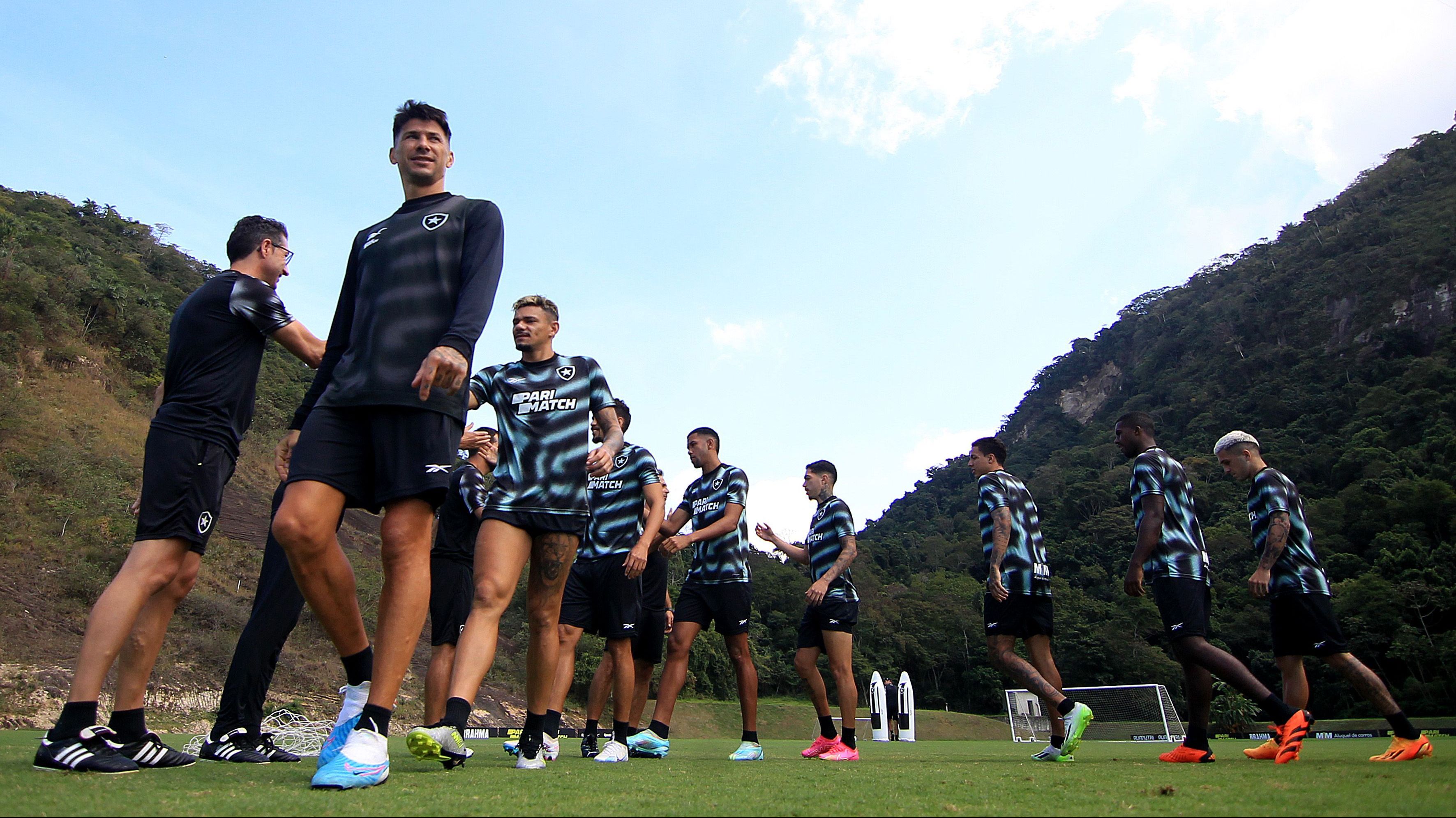 Botafogo enfrenta o Guaraní-PAR no Estádio Engenhão