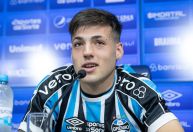 Reforço do Grêmio tem Messi como ídolo e diz que fica “envergonhado” ao lado de Suárez