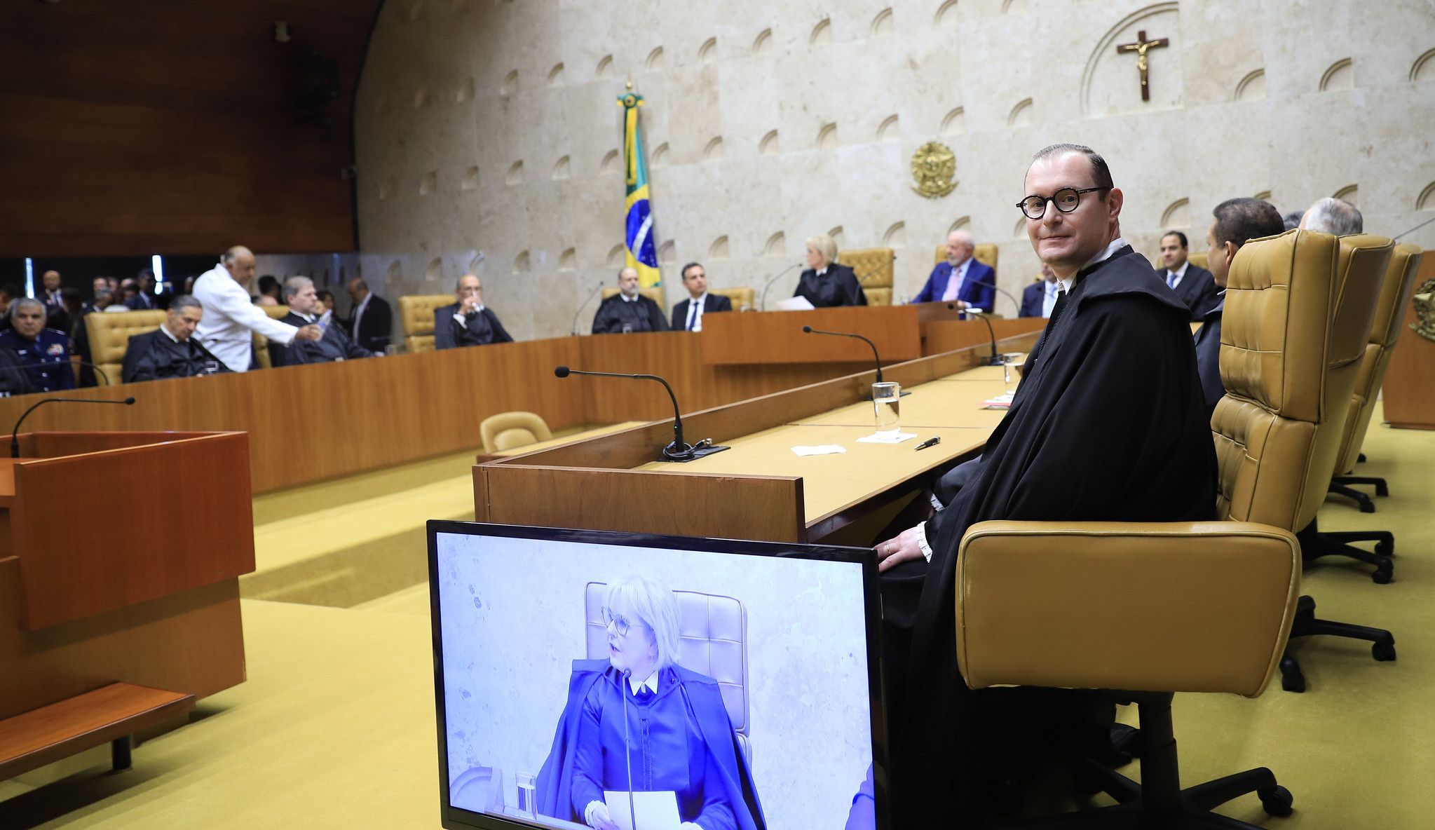 Cristiano Zanin no plenário do STF