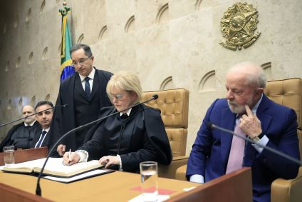 Rosa Weber, presidente do STF, assina posse de Cristiano Zanin
