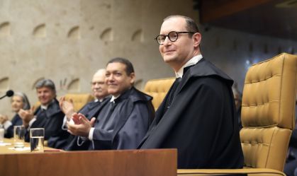 Zanin já recebe processos novos no STF após tomar posse
