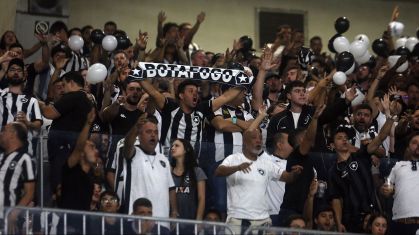 Torcida do Botafogo no empate contra o Cruzeiro, no Mineirão