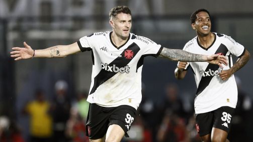 Vegetti comemora o gol do Vasco sobre o Grêmio