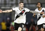 Vegetti, do Vasco, pede para amigo filmar pênaltis do Boca na Bombonera e gera confusão