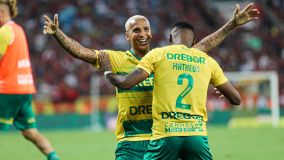 Deyverson marcou o terceiro gol do Cuiabá sobre o Flamengo