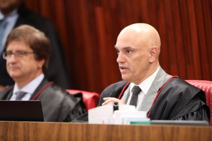 Ministro Alexandre de Moraes na sessão do Tribunal Superior Eleitoral (TSE) em 24 de agosto de 2023.