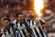Em tarde de Diego Costa, Botafogo atropela Bahia e pode aumentar vantagem na liderança