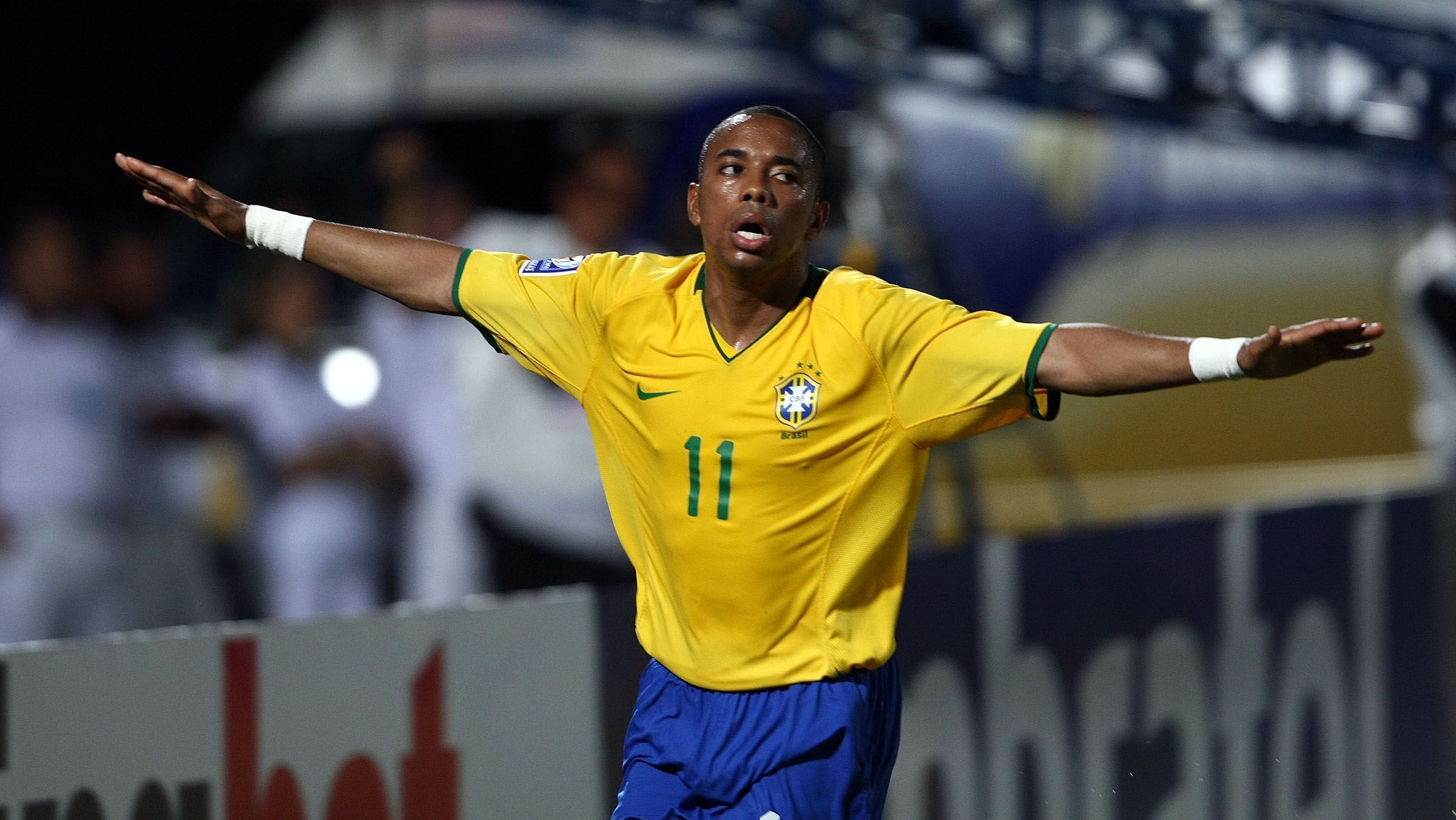 Robinho é liberado de isolamento e poderá receber visitas na prisão | CNN  Brasil