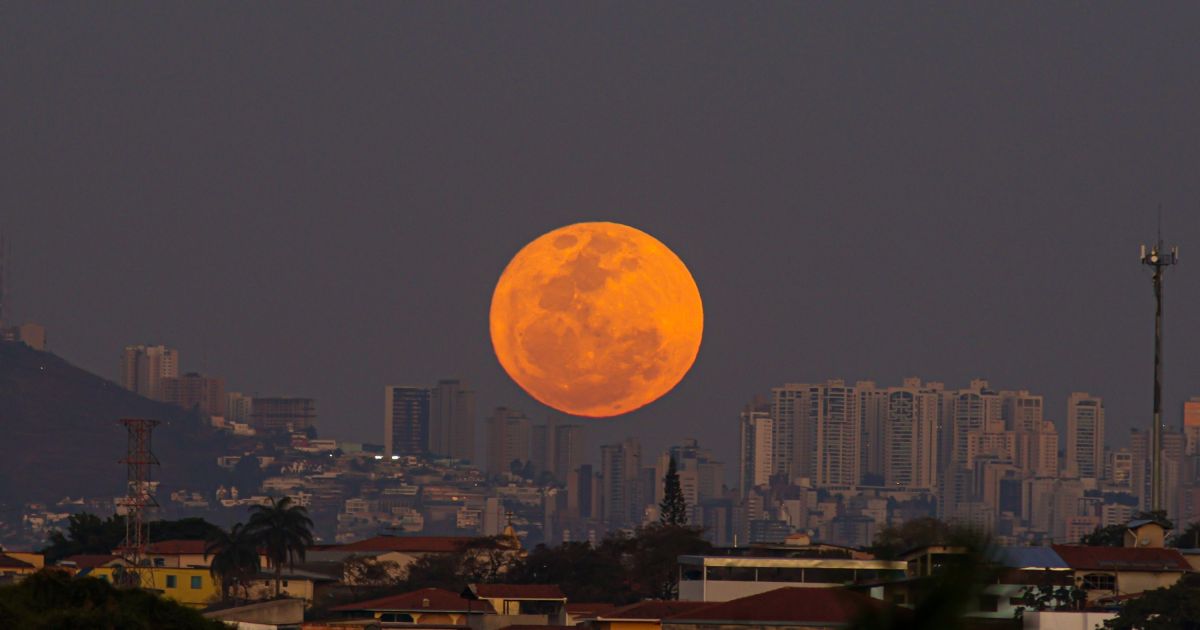 Maior Superlua do ano aparece no céu nesta quinta (17); saiba mais ...
