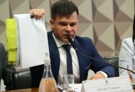 Após 4 horas de depoimento, Silvinei Vasques é levado para a Papuda