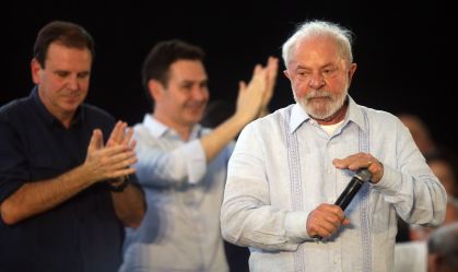 Polícia tem que saber diferenciar bandido de pobre, diz Lula sobre menino de 13 anos morto no RJ