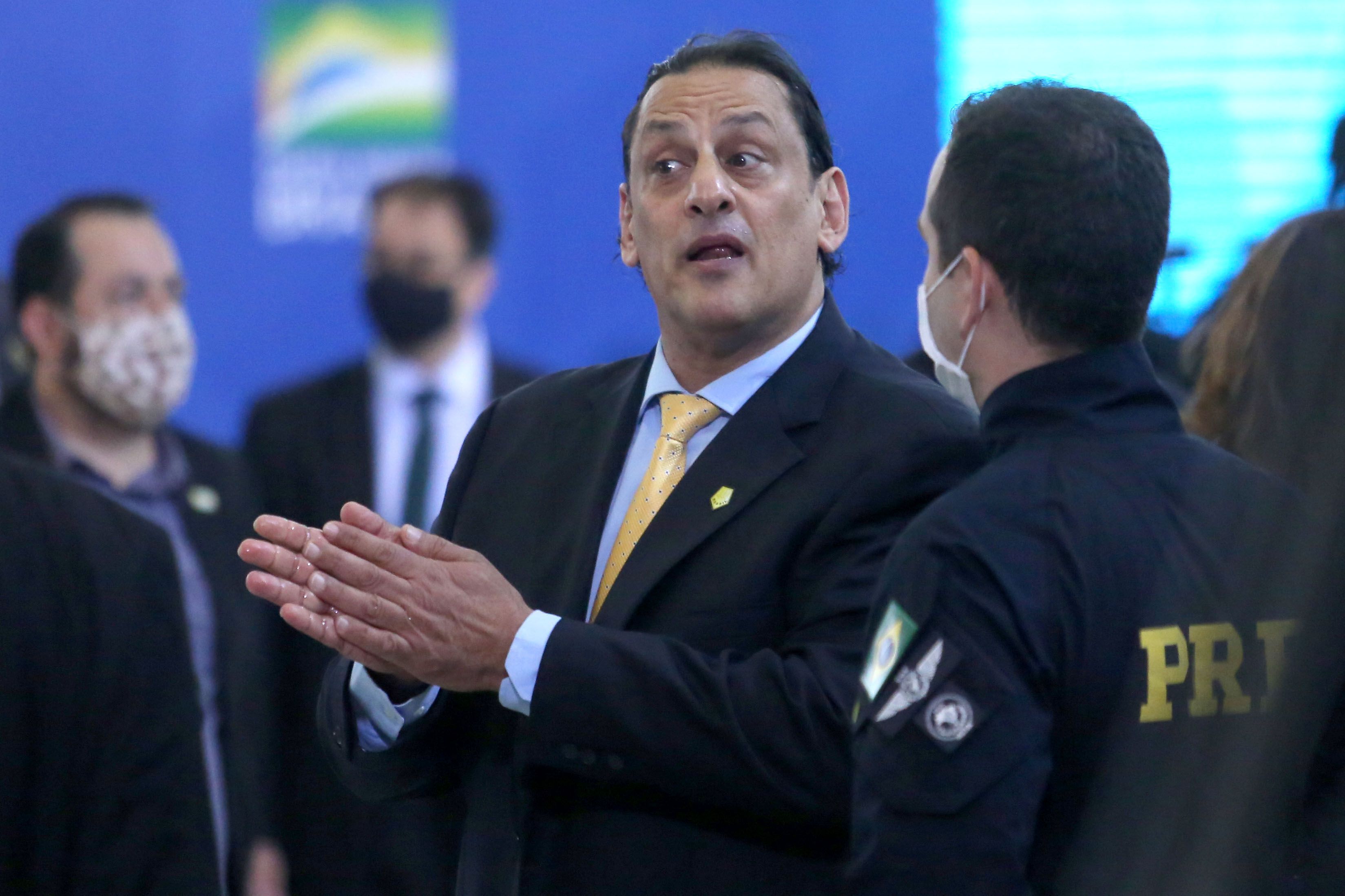Fred Wassef, advogado dos Bolsonaro, também é alvo da PF em ação sobre venda de joias