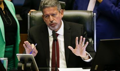 Lira decide prorrogar em uma semana CPIs do MST, das Americanas e das apostas esportivas