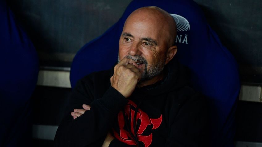 Jorge Sampaoli, técnico do Flamengo, não fixou um time base e lidou com a briga entre o auxiliar técnico, Pablo Fernandez, e o atacante Pedro. / THIAGO RIBEIRO/AGIF - AGÊNCIA DE FOTOGRAFIA/ESTADÃO CONTEÚDO