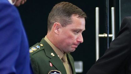 O tenente-coronel Mauro Cid, ex-ajudante de ordens de Jair Bolsonaro, durante depoimento à CPI do 8 de janeiro na Câmara do DF