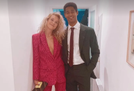 Ator Alfred Enoch, de “Harry Potter”, e noiva são assaltados na chegada de premiação do cinema no Rio