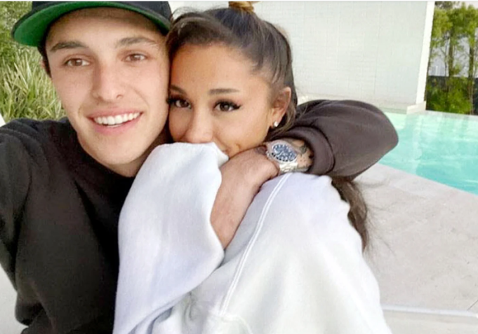Ariana Grande e Dalton Gomez terminaram casamento de dois anos em janeiro de 2023 / Reprodução/Instagram
