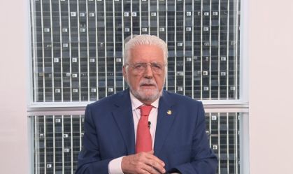 Momento não é de uma reforma ministerial mais ampla, afirma Jaques Wagner à CNN