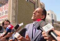 “Jamais mudei de versão ou voltei atrás”, diz Wassef ao chegar à PF para depor sobre joias