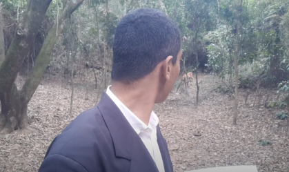 Onça aparece enquanto pastor prega em área de mata; Confira o vídeo