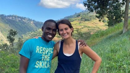Alix Dorsainvil posa com seu marido, o diretor do El Roi Haiti, Sandro Dorsainvil. Ela foi libertada junto de sua filha após sequestro de 13 dias