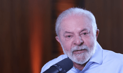 "Muito pior do que o médico dar um toque é descobrir que está com câncer e morrer", diz Lula
