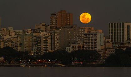SUPERLUA EM PORTO ALEGRE