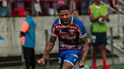 Marinho comemora gol da classificação do Fortaleza