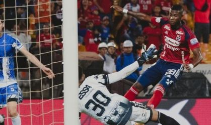 Orejuela estreia com gol na Colômbia