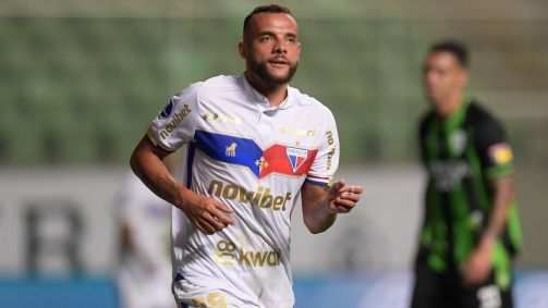 Guilherme fez dois gols para o Fortaleza sobre o América-MG